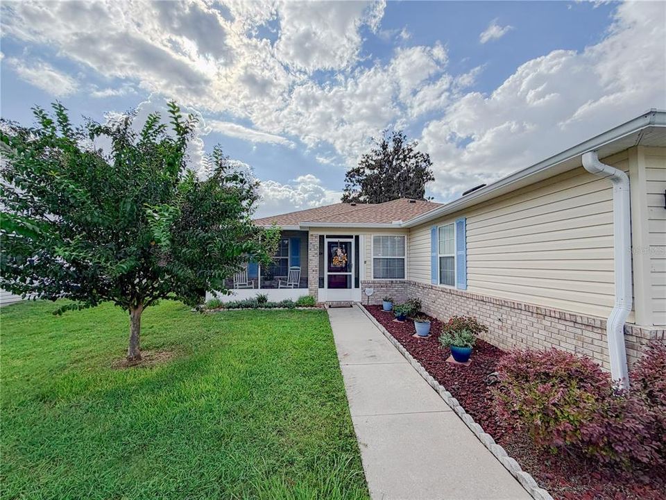 For Sale: $249,900 (3 beds, 2 baths, 1679 Square Feet)