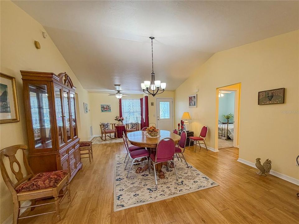 For Sale: $249,900 (3 beds, 2 baths, 1679 Square Feet)