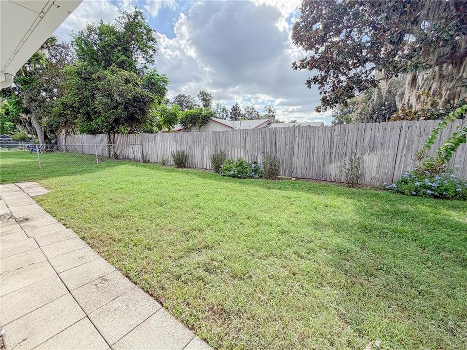 For Sale: $249,900 (3 beds, 2 baths, 1679 Square Feet)