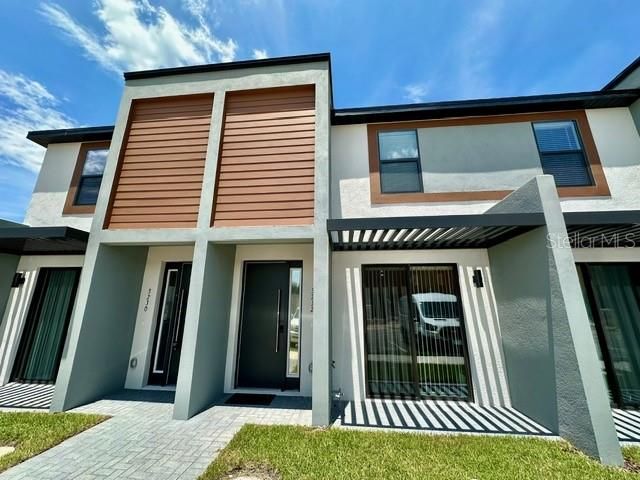En Renta: $2,250 (3 camas, 3 baños, 1360 Pies cuadrados)