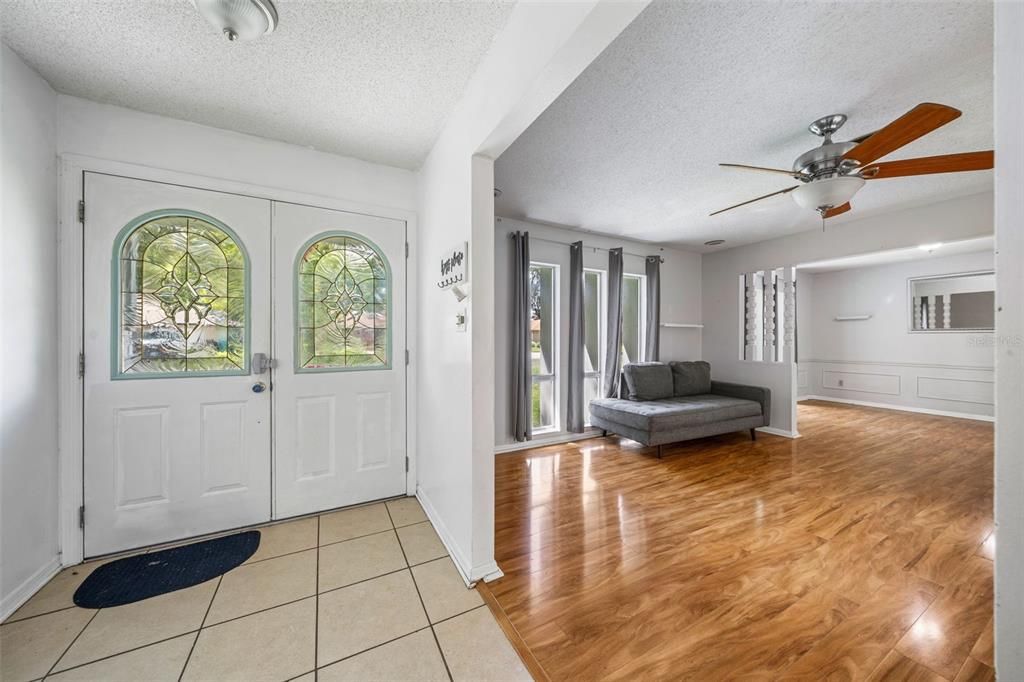 For Sale: $400,000 (4 beds, 2 baths, 2466 Square Feet)