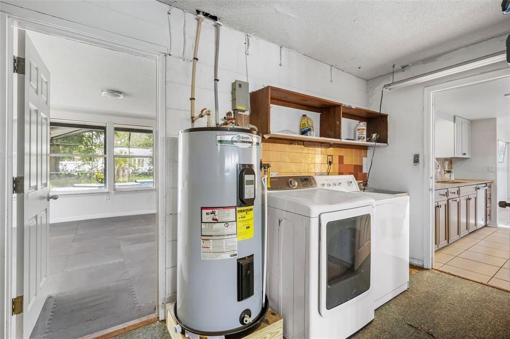 For Sale: $400,000 (4 beds, 2 baths, 2466 Square Feet)