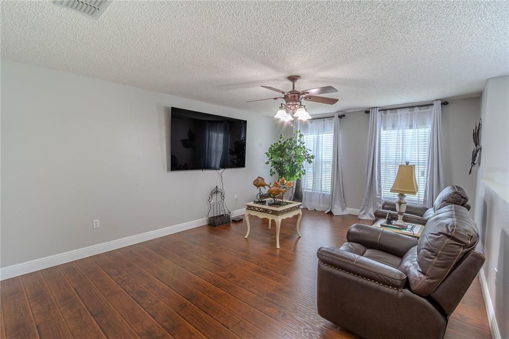 For Sale: $445,000 (6 beds, 4 baths, 4216 Square Feet)