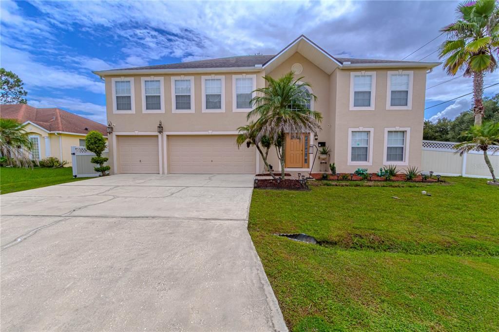 For Sale: $445,000 (6 beds, 4 baths, 4216 Square Feet)