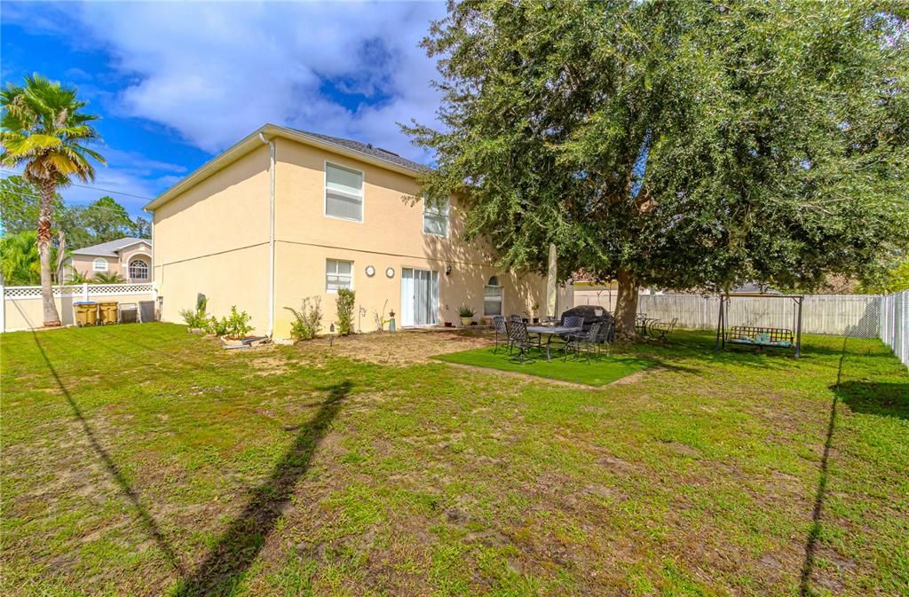For Sale: $445,000 (6 beds, 4 baths, 4216 Square Feet)