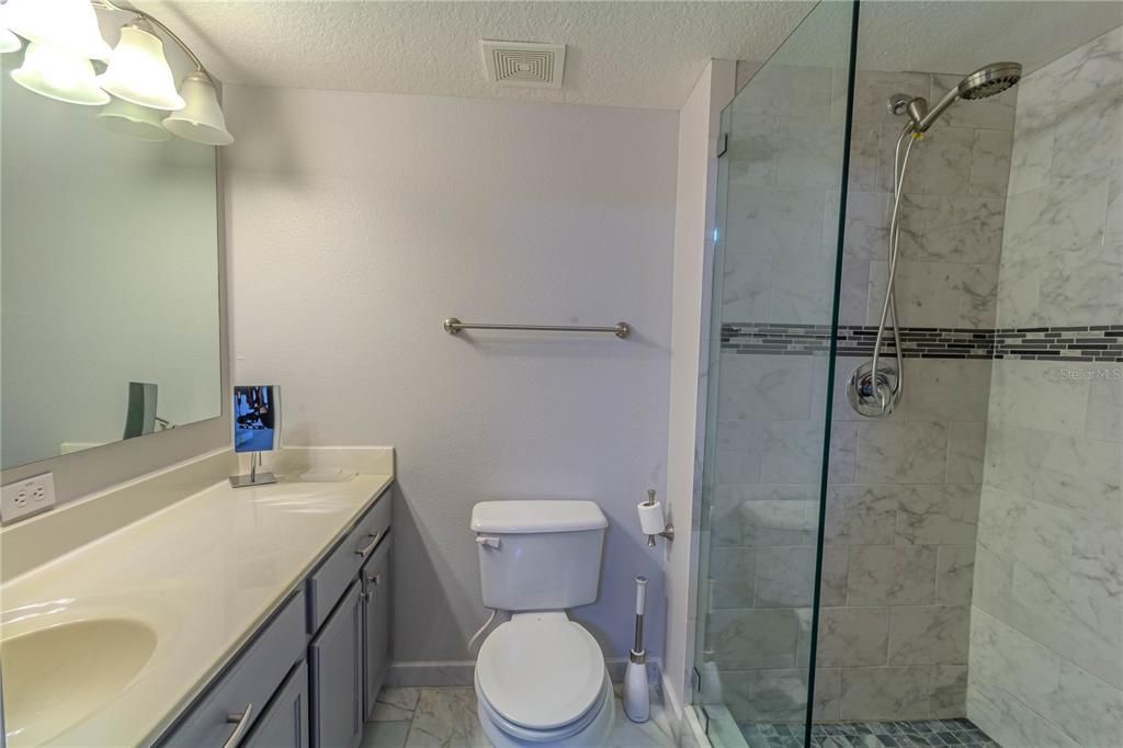 For Sale: $445,000 (6 beds, 4 baths, 4216 Square Feet)