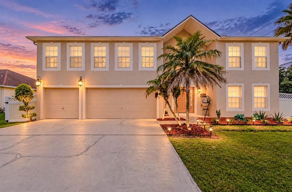 For Sale: $445,000 (6 beds, 4 baths, 4216 Square Feet)