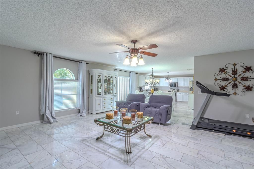For Sale: $445,000 (6 beds, 4 baths, 4216 Square Feet)