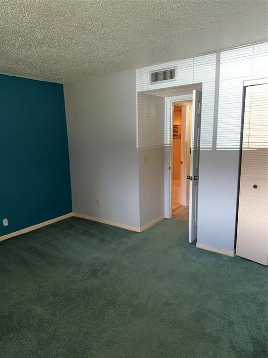 For Sale: $150,000 (2 beds, 2 baths, 1068 Square Feet)