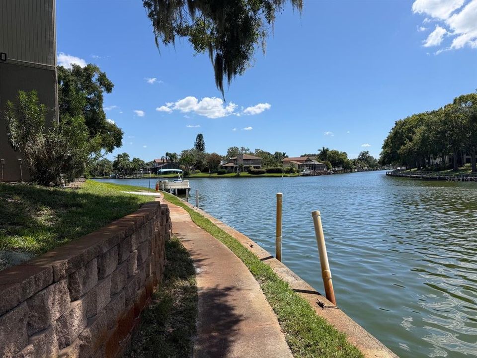 For Sale: $150,000 (2 beds, 2 baths, 1068 Square Feet)