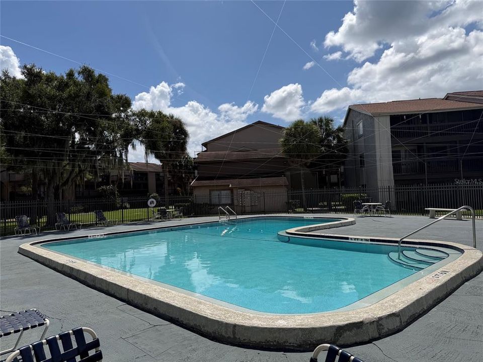 For Sale: $150,000 (2 beds, 2 baths, 1068 Square Feet)