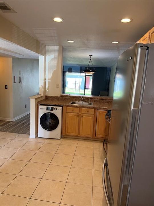 For Sale: $150,000 (2 beds, 2 baths, 1068 Square Feet)