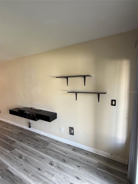 For Sale: $150,000 (2 beds, 2 baths, 1068 Square Feet)