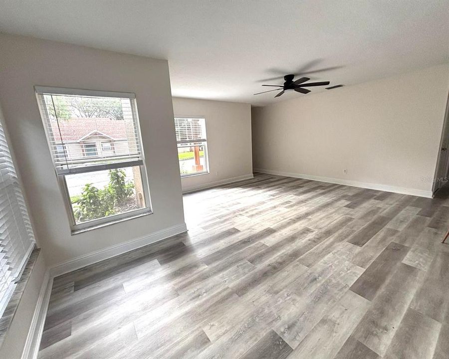 For Sale: $212,500 (2 beds, 2 baths, 1103 Square Feet)