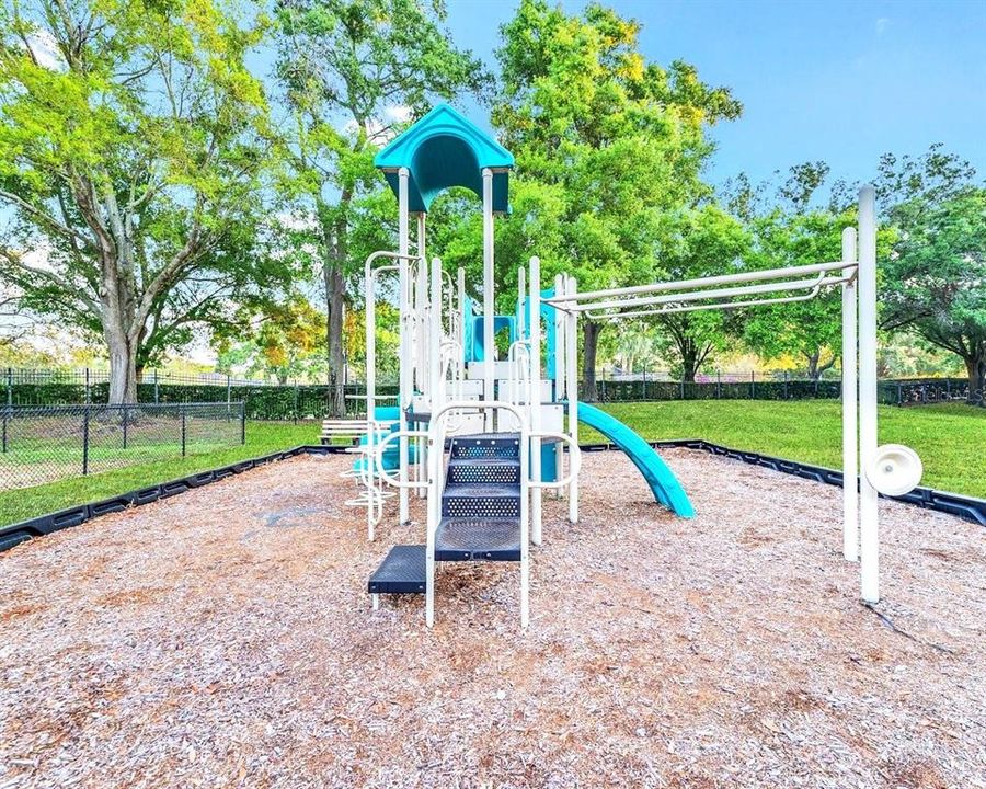 For Sale: $212,500 (2 beds, 2 baths, 1103 Square Feet)