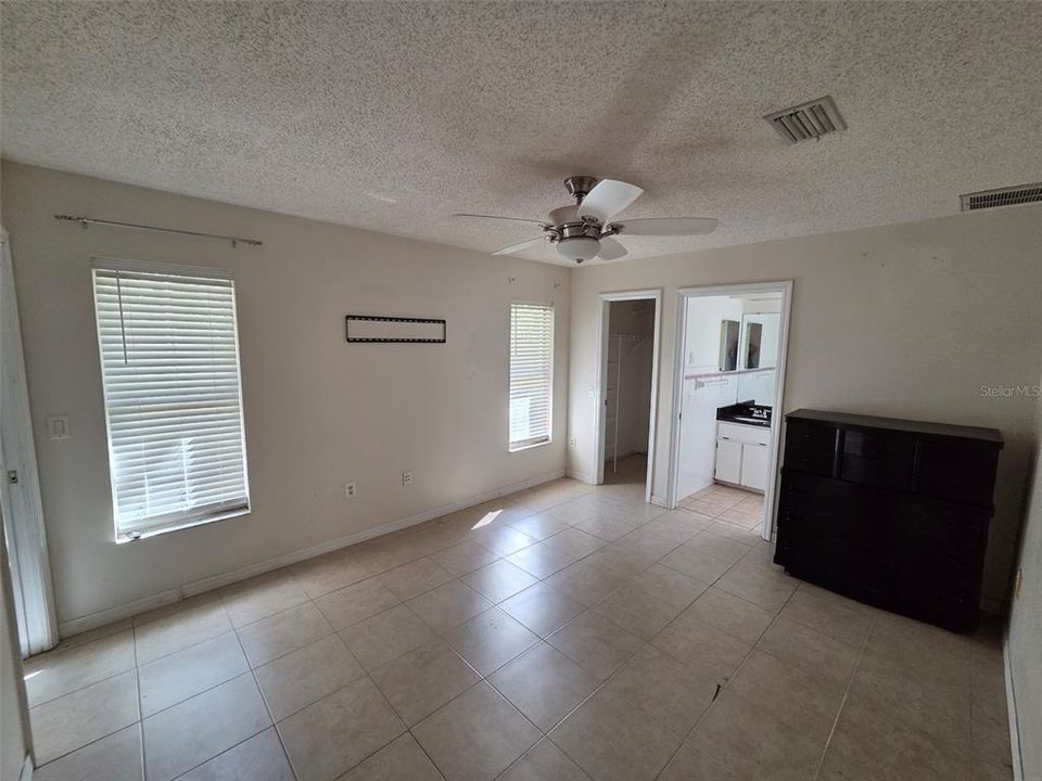 For Sale: $265,000 (3 beds, 2 baths, 1110 Square Feet)