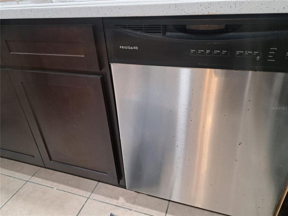 En Venta: $236,360 (2 camas, 1 baños, 1073 Pies cuadrados)