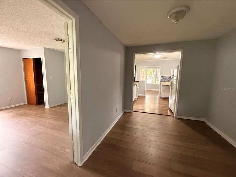 На продажу: $239,000 (2 спален, 1 ванн, 880 Квадратных фут)
