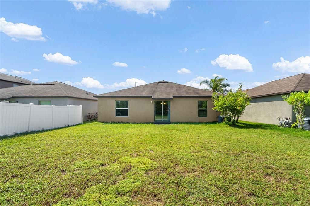 En Venta: $249,000 (3 camas, 2 baños, 1561 Pies cuadrados)