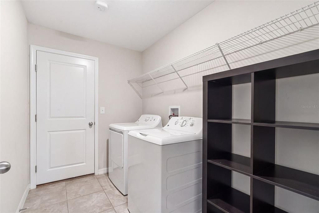 En Venta: $249,000 (3 camas, 2 baños, 1561 Pies cuadrados)