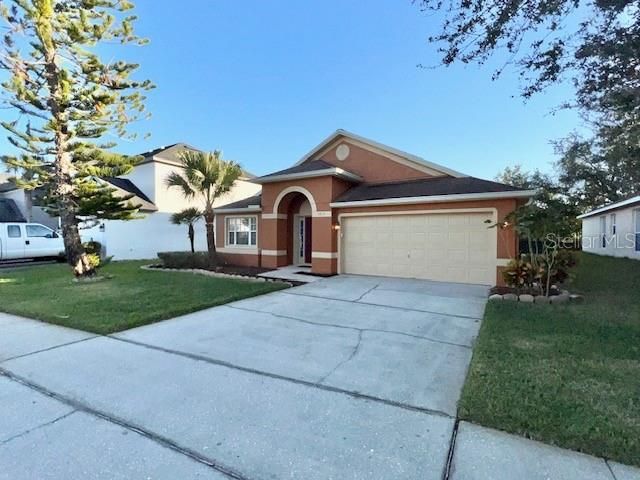 For Rent: $2,450 (3 beds, 2 baths, 2042 Square Feet)