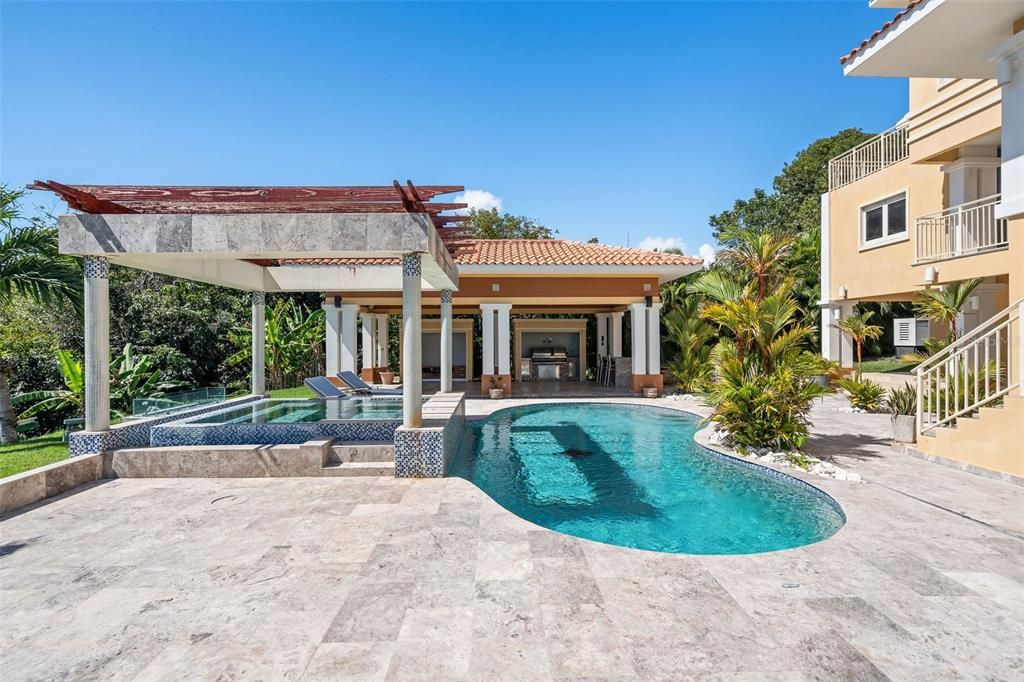 En Venta: $3,000,000 (5 camas, 5 baños, 5383 Pies cuadrados)