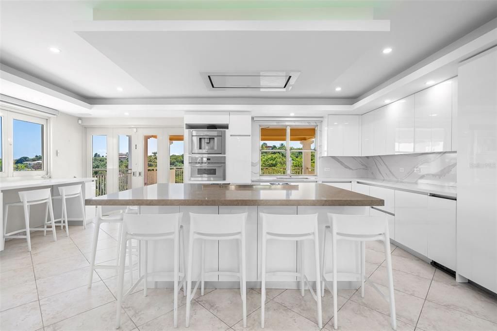 En Venta: $3,000,000 (5 camas, 5 baños, 5383 Pies cuadrados)