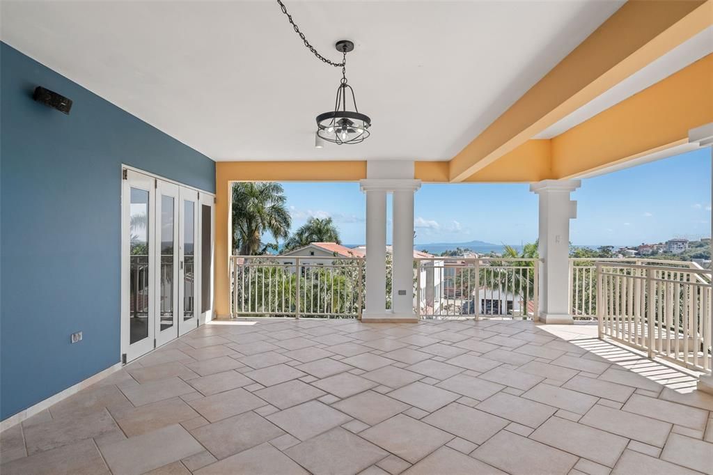 En Venta: $3,000,000 (5 camas, 5 baños, 5383 Pies cuadrados)