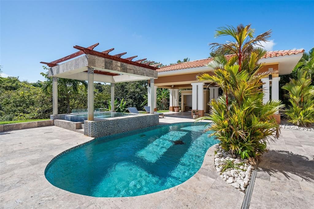 En Venta: $3,000,000 (5 camas, 5 baños, 5383 Pies cuadrados)