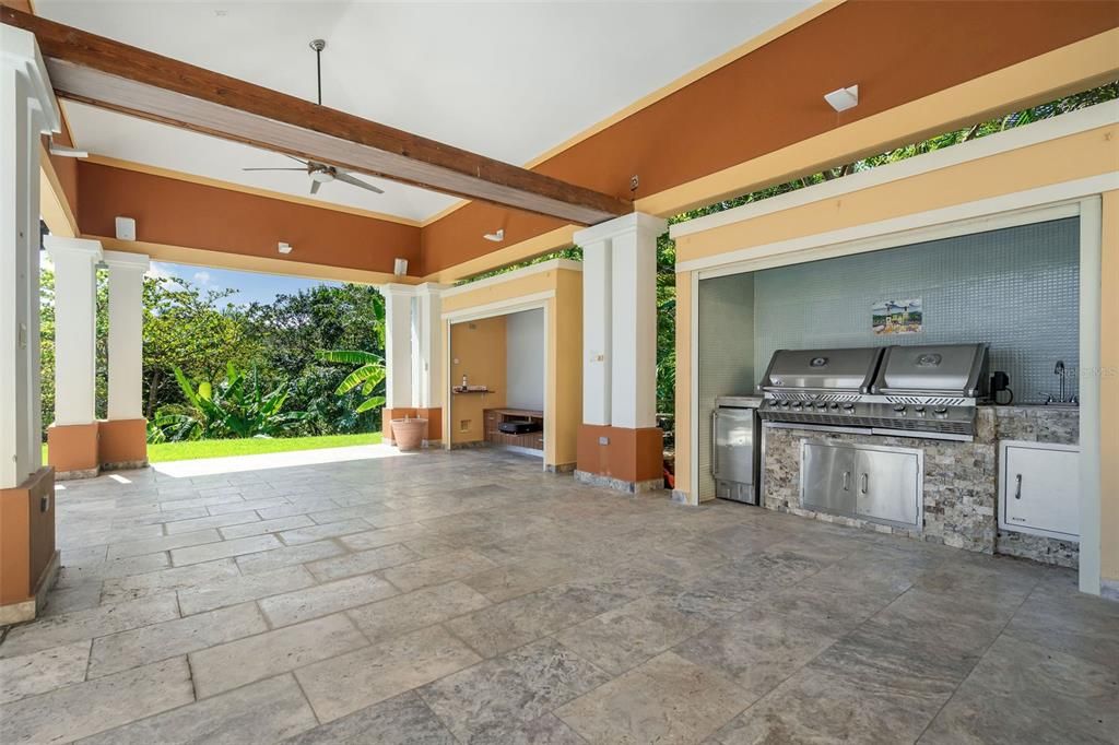 En Venta: $3,000,000 (5 camas, 5 baños, 5383 Pies cuadrados)