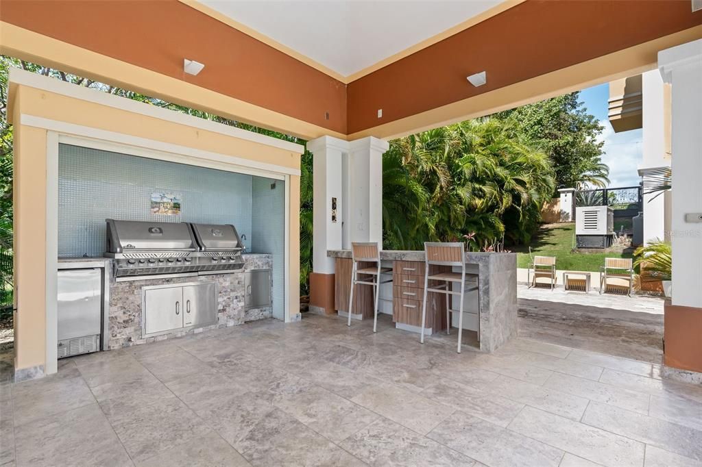 En Venta: $3,000,000 (5 camas, 5 baños, 5383 Pies cuadrados)