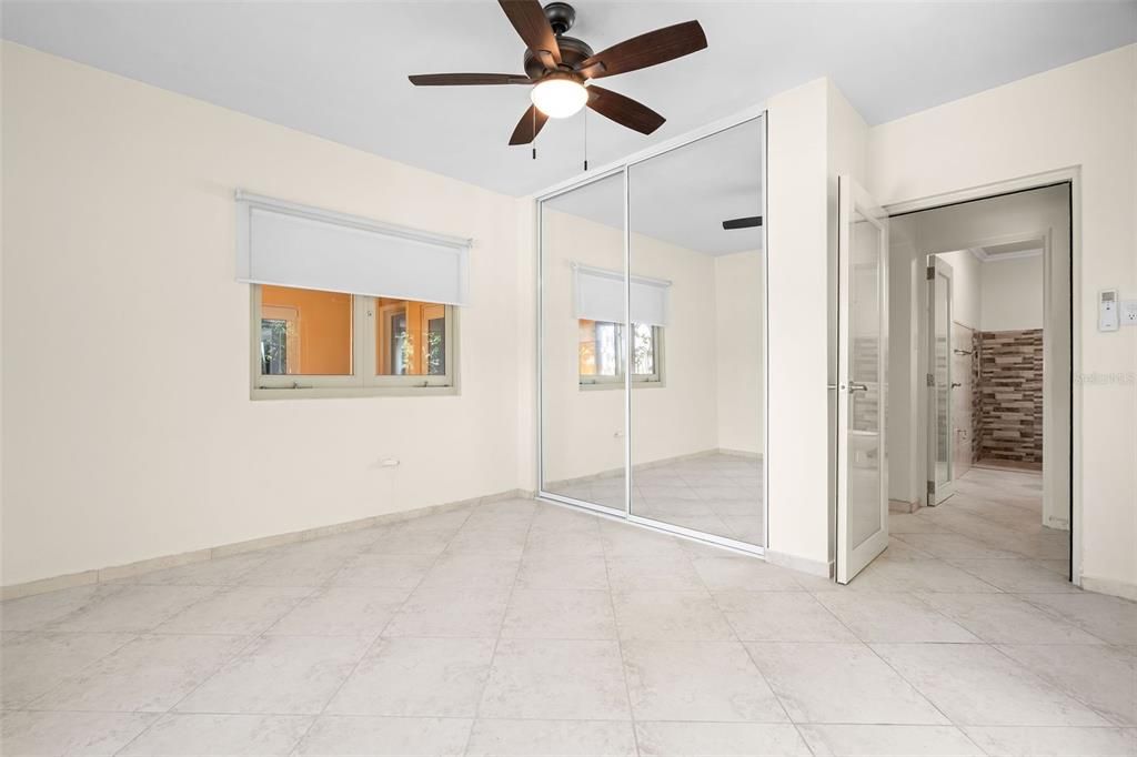 En Venta: $3,000,000 (5 camas, 5 baños, 5383 Pies cuadrados)