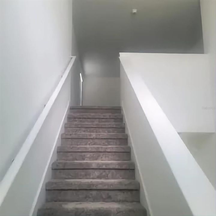 For Rent: $2,600 (5 beds, 2 baths, 2388 Square Feet)