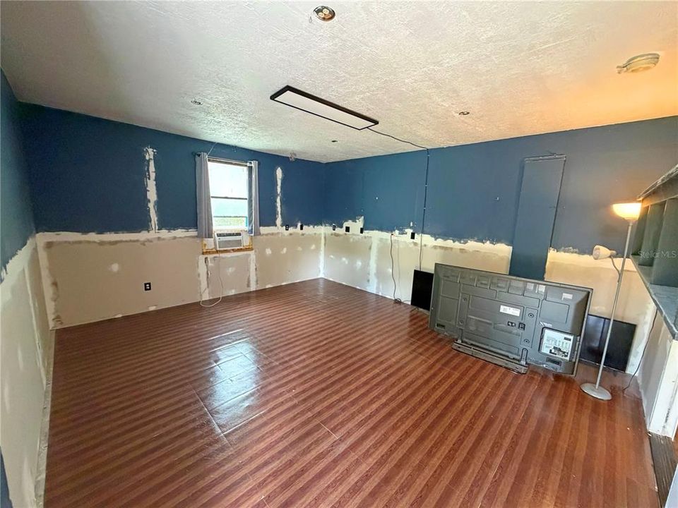 En Venta: $270,000 (3 camas, 2 baños, 2232 Pies cuadrados)