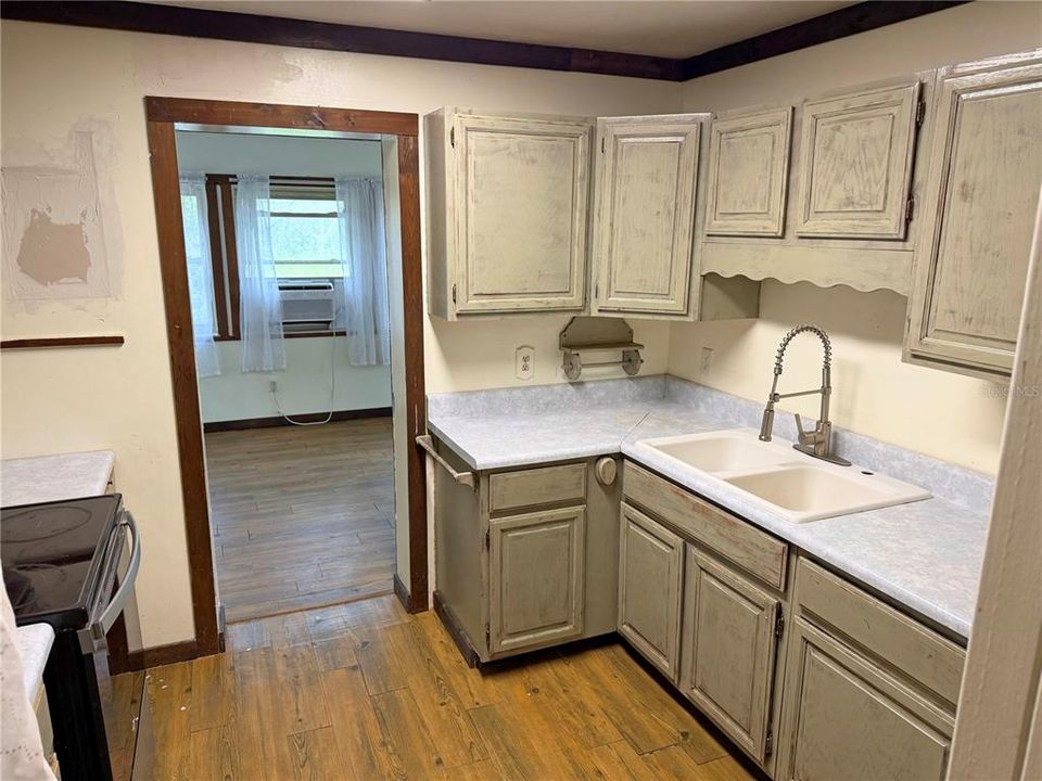 En Venta: $270,000 (3 camas, 2 baños, 2232 Pies cuadrados)