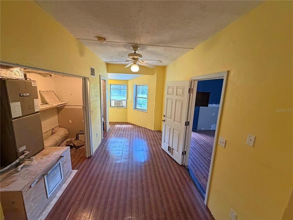 En Venta: $270,000 (3 camas, 2 baños, 2232 Pies cuadrados)