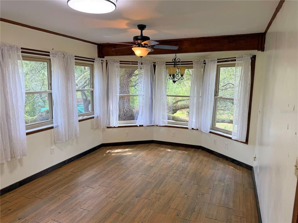 En Venta: $270,000 (3 camas, 2 baños, 2232 Pies cuadrados)
