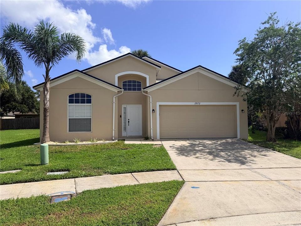 For Rent: $2,300 (3 beds, 2 baths, 1550 Square Feet)
