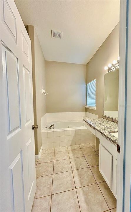 For Rent: $2,300 (3 beds, 2 baths, 1550 Square Feet)