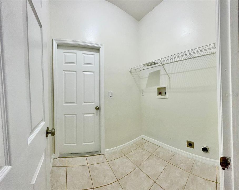 For Rent: $2,300 (3 beds, 2 baths, 1550 Square Feet)