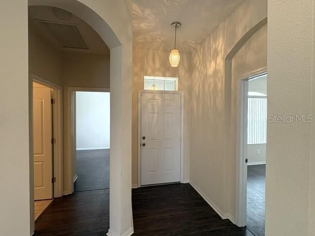For Rent: $1,995 (3 beds, 2 baths, 1576 Square Feet)