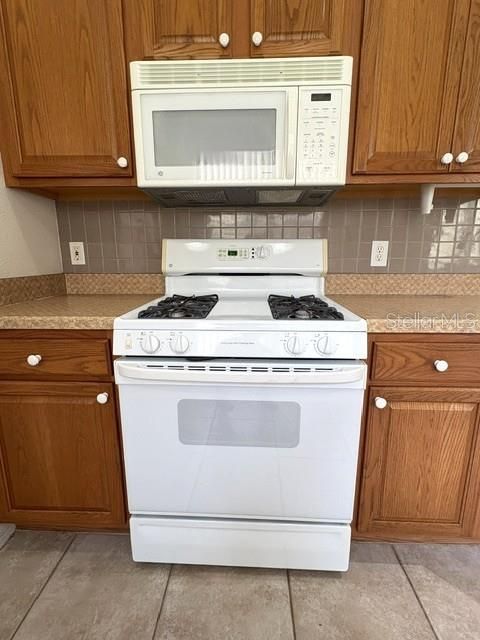 For Rent: $1,995 (3 beds, 2 baths, 1576 Square Feet)