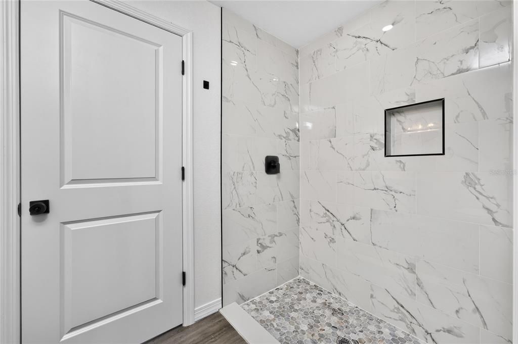 For Rent: $1,699 (3 beds, 2 baths, 1200 Square Feet)
