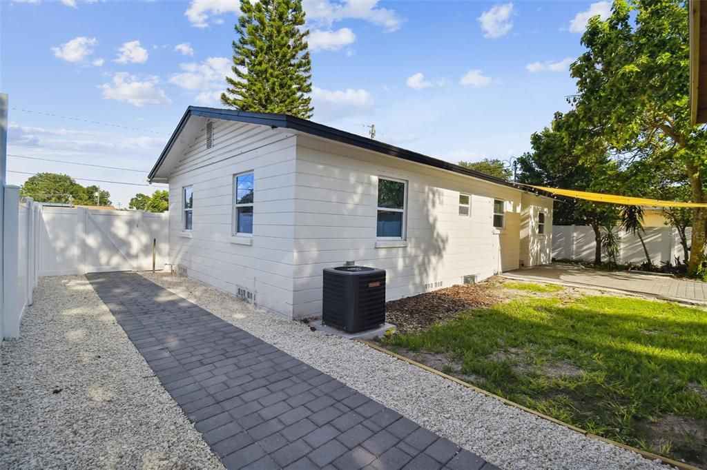 На продажу: $404,990 (3 спален, 1 ванн, 1008 Квадратных фут)