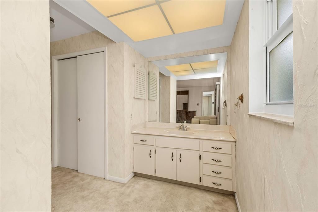For Sale: $274,000 (3 beds, 2 baths, 1777 Square Feet)