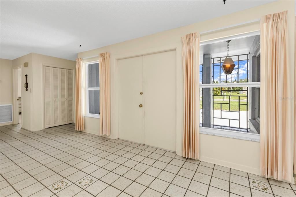 For Sale: $274,000 (3 beds, 2 baths, 1777 Square Feet)