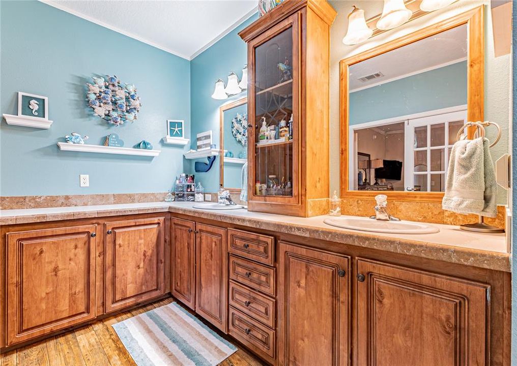 На продажу: $335,000 (3 спален, 2 ванн, 1539 Квадратных фут)