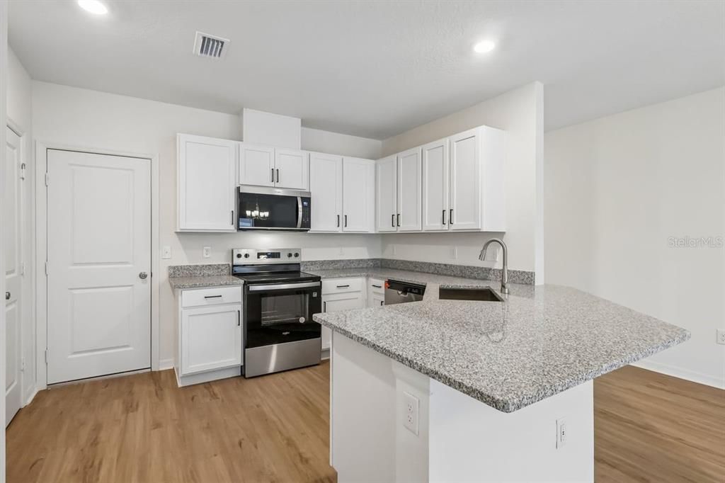 En Venta: $229,617 (3 camas, 2 baños, 1557 Pies cuadrados)