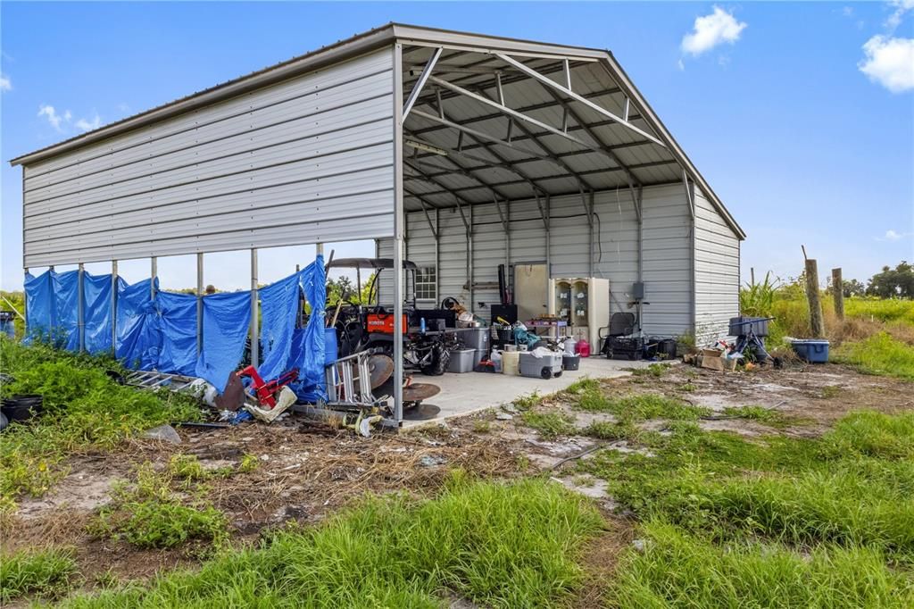 На продажу: $600,000 (4.34 acres)