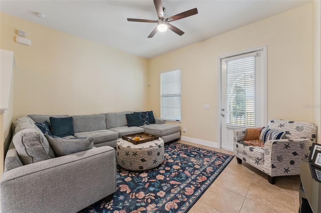 : $425,000 (4 camas, 3 baños, 2014 Pies cuadrados)